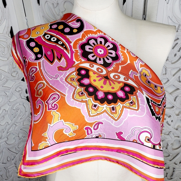 Banana Republic Accessories - Banana Republic Bright Floral Square Scarf Bandana